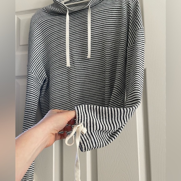 Madewell Funnelneck Tie-Sleeve Sweatshirt in Stripe - Picture 4 of 7